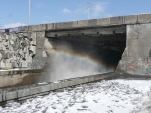 Создать мем: НЕ УХОДИ БЕЗРОПОТНО ВО ТЬМУ