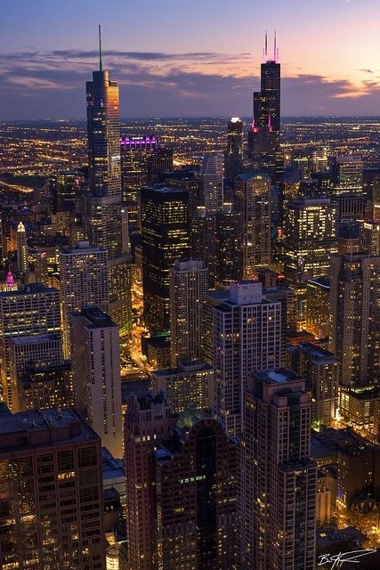 Create meme: chicago, chicago skyscrapers night, Chicago (Illinois) skyscrapers