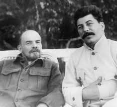 Создать мем: сталин иосиф виссарионович и ленин, ленин и сталин в горках, иосиф виссарионович сталин