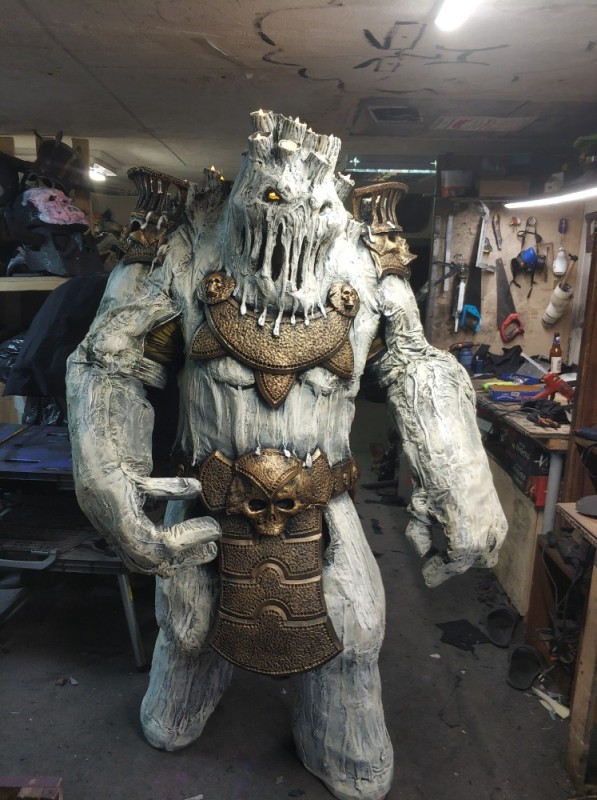Create meme: grommash hellscream statue, toy , warhammer werewolf