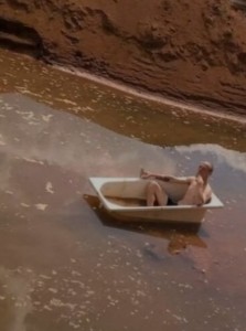 Создать мем: мраморная лодка фабио виенале, ванна, ноги