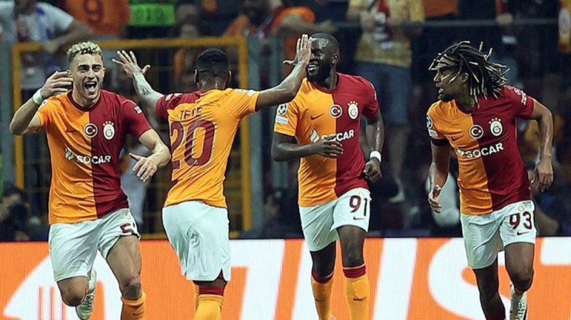 Создать мем: galatasaray taraftar, galatasaray beşiktaş, galatasaray maçı