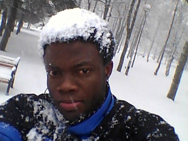 Создать мем: захара, снег в камеруне, мужчина