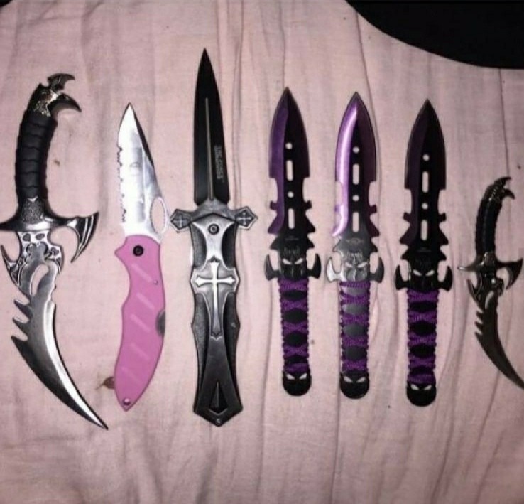 Создать мем: нож purple, ножи эстетика, красивые ножи