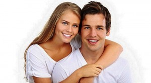 Создать мем: красивая пара улыбаются стоматолог, пары с краисвой улыбкой, пара с белоснежной улыбкой