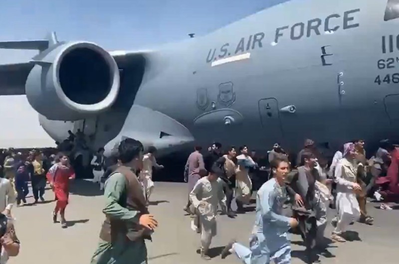 Create meme: Avganistan plane scary footage, Afghanistan flight by plane, United States Air Force