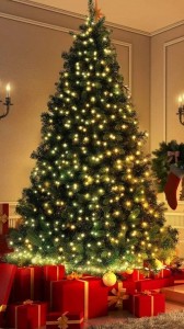 Создать мем: комната с ёлкой новый год, рождественская елка, рождественское украшение елка