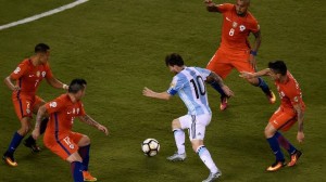 Создать мем: футбол спорт, футбол, месси пенальти аргентина чили