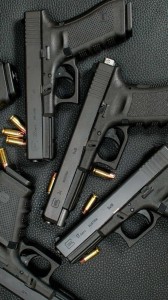 Создать мем: огнестрельное оружие, оружие пистолеты, пистолет glock 17 gen 5