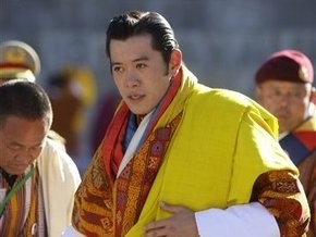 Create meme: through singye Dzong, Jigme wangchuck, king Jigme khesar Namgyal wangchuck, the king of Bhutan Jigme Namgyal, kesar