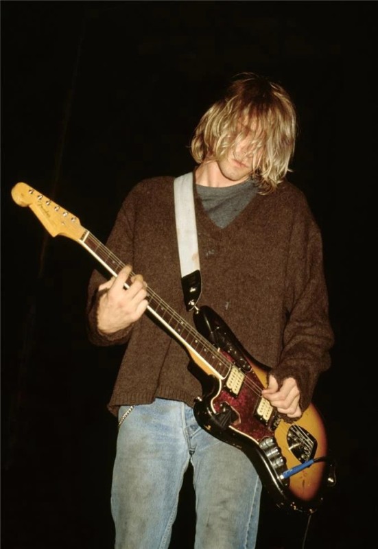 Создать мем: kurt cobain nirvana, курт кобейн с гитарой, нирвана курт кобейн