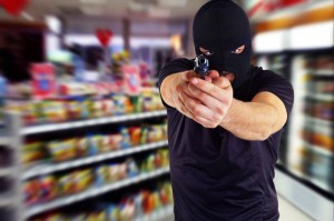 Создать мем: грабитель в магазине, грабитель в маске, грабитель с пистолетом
