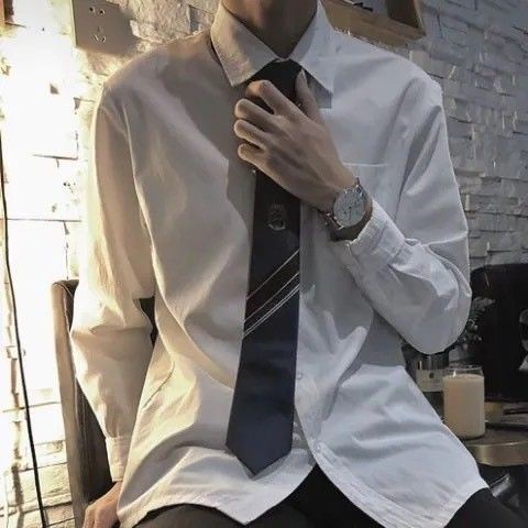 Создать мем: галстук черный, женский галстук, парень в рубашке без лица