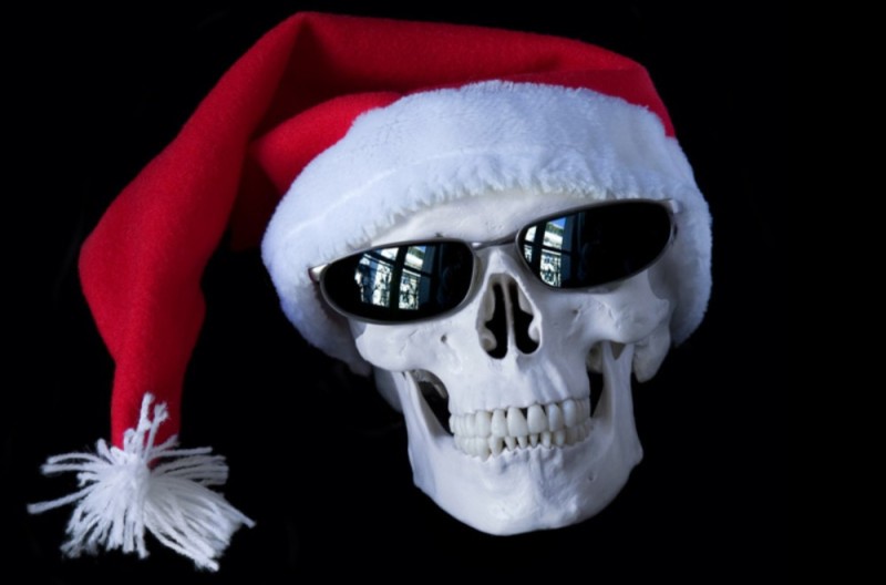 Создать мем: новогодняя шапка, скелет черепа, хэллоуин скелет
