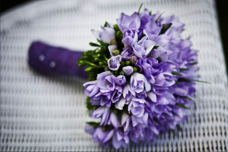 Create meme: agapanthus in the bride's bouquet, wedding bouquet of freesia, purple flowers bouquet