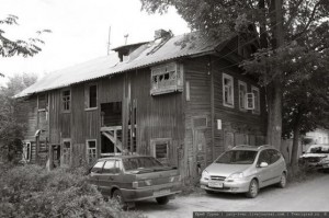 Создать мем: старый дом, бараки в москве в 50-х, старый двор