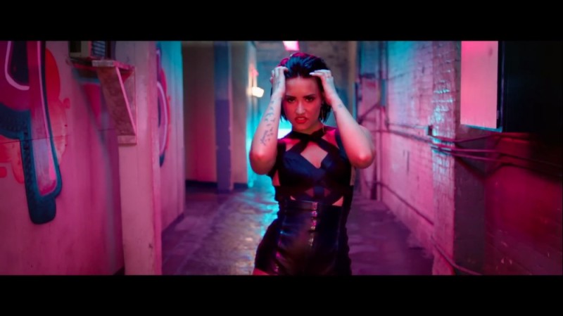 Создать мем: demi lovato cool for the summer, demi lovato +18, деми ловато cool for the summer