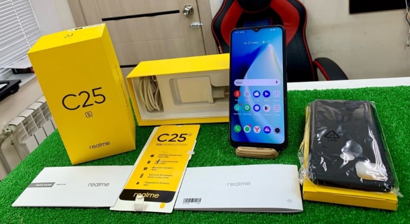 Создать мем: realme c, realme, realme с35