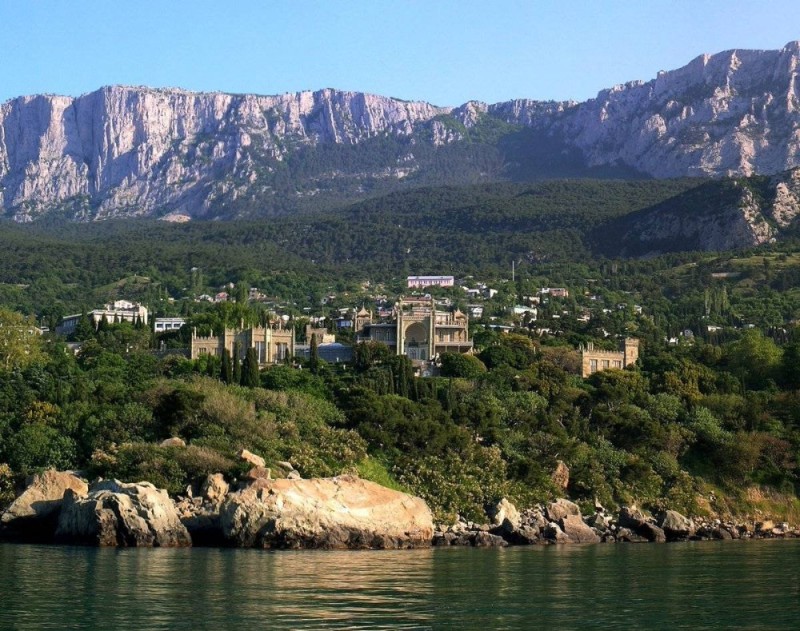 Create meme: alupka crimea, the southern coast of Crimea Alupka, alupka view from the sea