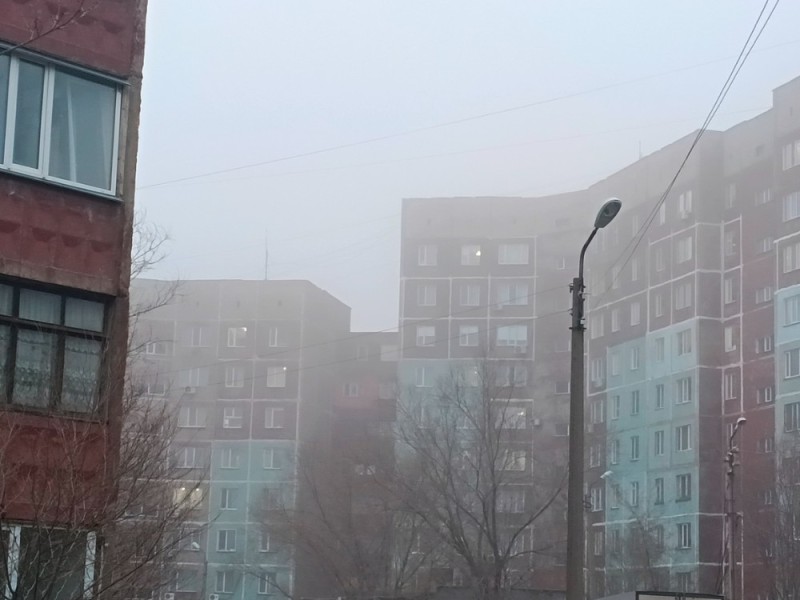Создать мем: в городах, туман 10 апреля, пасмурное небо