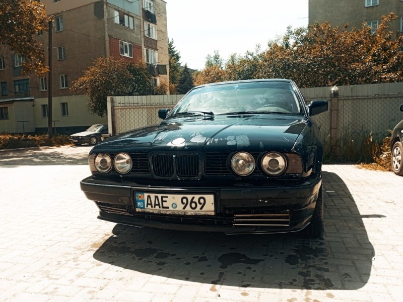 Создать мем: BMW 7er II (E32), бмв бу, bmw