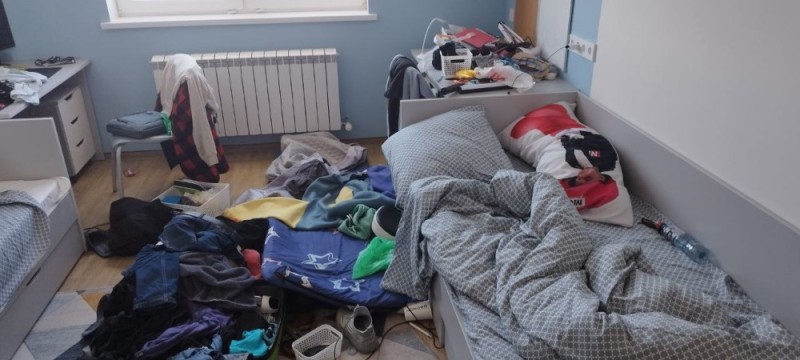 Создать мем: грязная комната подростка, квартира, беспорядок в доме