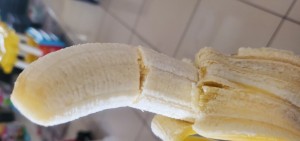 Создать мем: банановый смузи, очищенный банан, banana