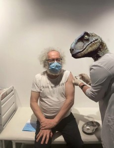 Создать мем: динозавр ученый, вакцинация, венедиктов вакцинировался