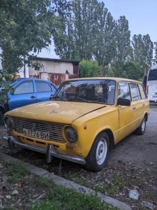 Создать мем: ВАЗ (Lada) 2102, ваз 2102 желтая, lada ваз