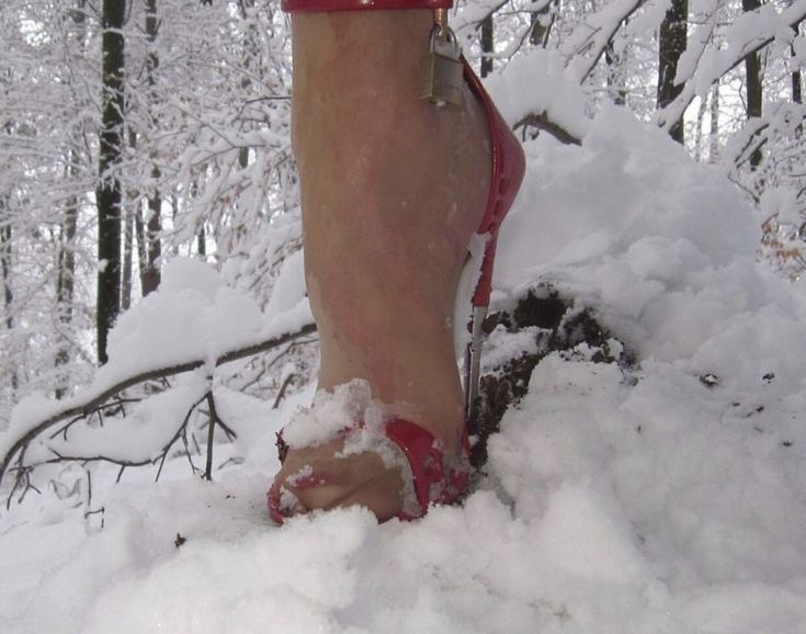 Create meme: women's feet in the snow, bare feet in the snow, feet 