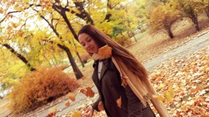 Create meme: pictures girl fall back, cute autumn pictures, autumn