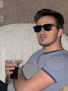 Создать мем: ray ban wayfarer 2140, фотографии мужчин, человек