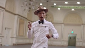 Создать мем: клипы 2020, фаррелл уильямс хэппи, happy pharrell williams обложка