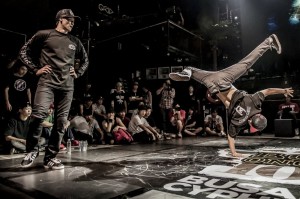 Создать мем: bboy shigekix, брейк данс 2012 батл, bboy alcolil