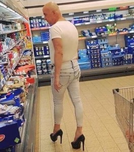 Создать мем: модники в супермаркетах, People of Walmart, картинки и тут я забыл зачем пришел