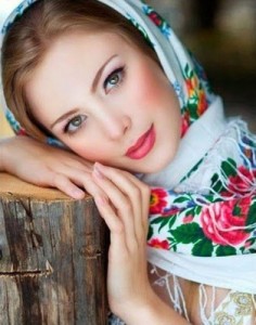 Создать мем: russian style, павлопосадский платок, русская красавица
