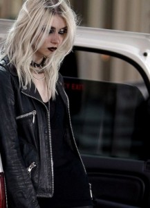 Create meme: taylor momsen, Taylor momsen instagram, Taylor momsen photos without makeup