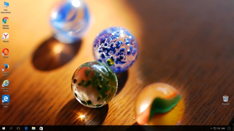 Создать мем: стеклянные бусины, прозрачные шарики, стеклянный шар