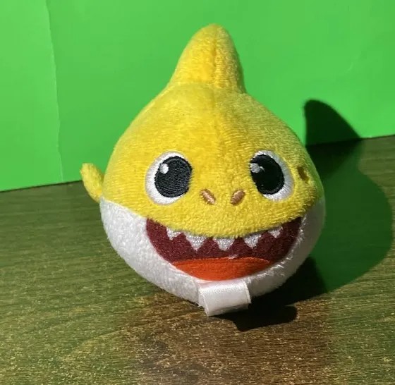 Создать мем: желтая акула игрушка, мягкая игрушка акула, pinkfong baby shark smartstudy игрушка