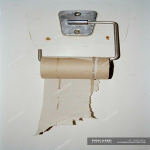 Создать мем: туалетная бумага на белом фоне, туалетная бумага висит, туалетная бумага