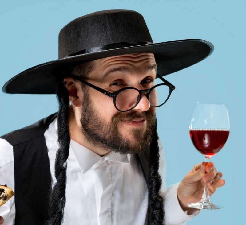 Создать мем: радостный еврей, еврей с вином, довольный еврей с пейсами