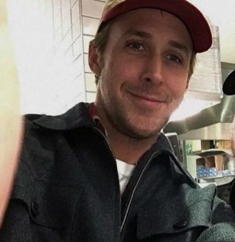 Create meme: gosling, Ryan Gosling la la Land, ryan gosling selfie