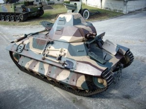 Создать мем: танк fcm 36, лёгкий французский танк, легкий танк