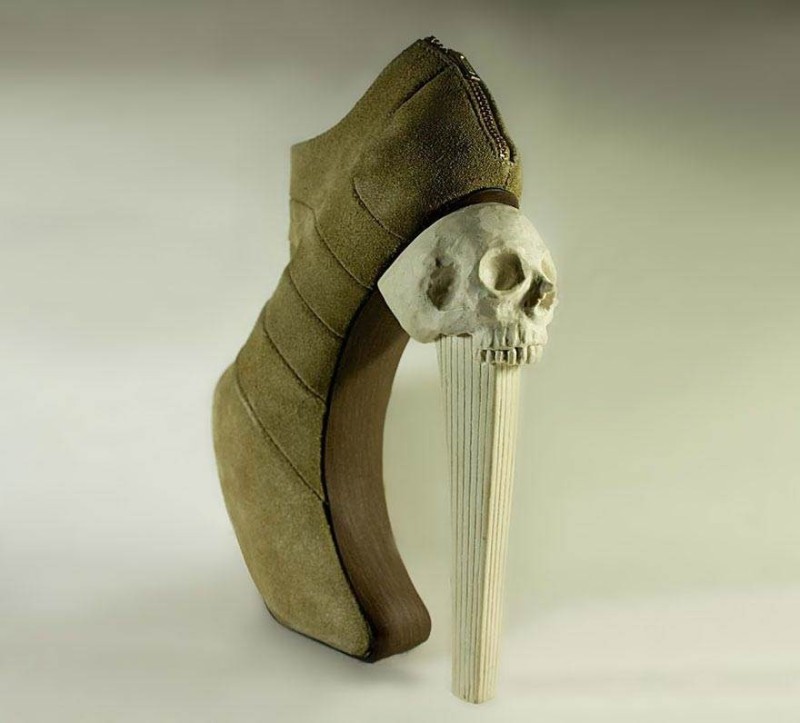 Create meme: unusual shoes, unusual shoes with a skull, the most unusual shoes