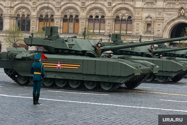 Создать мем: армата танк, парад танков, российский танк армата
