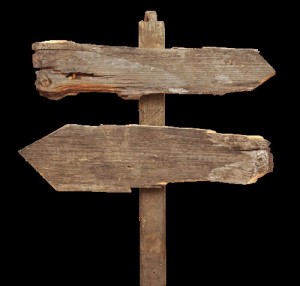 Создать мем: древний дорожный указатель, старинный деревянный дорожный указатель, деревянный указатель
