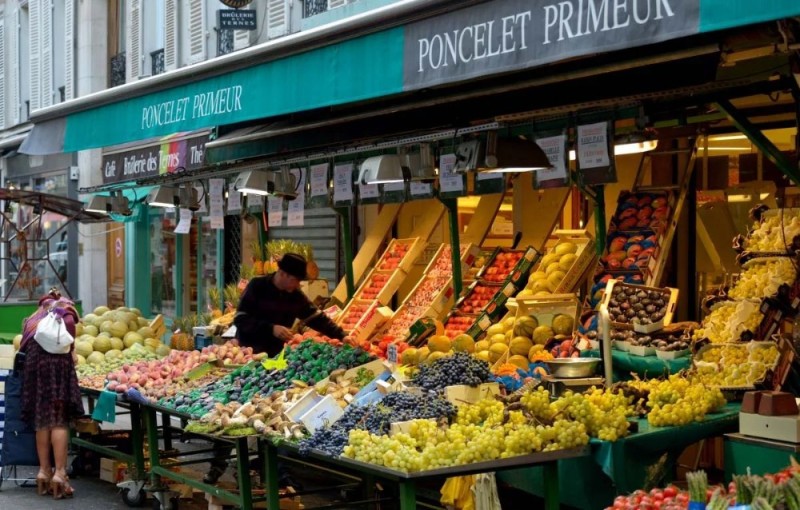 Create meme: bread market in Paris, fruit market, the European market