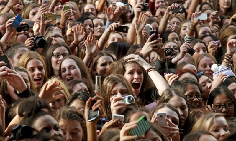 Create meme: the crowd , a crowd of women, a crowd of people