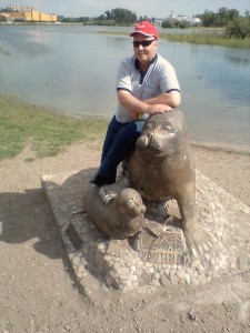 Create meme: Male, sculpture of seal in Irkutsk, monuments