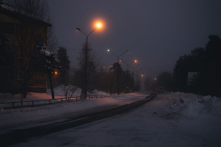 Create meme: night street lamp, road by night, dark night
